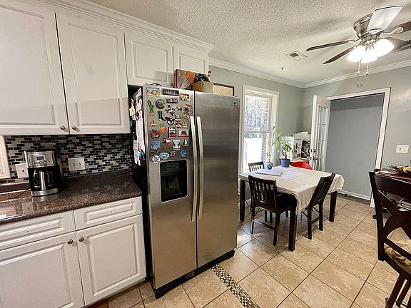3rd image of 2146 Woodfield Dr