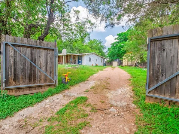25108 Lakeview Dr, Spicewood, TX 78669
