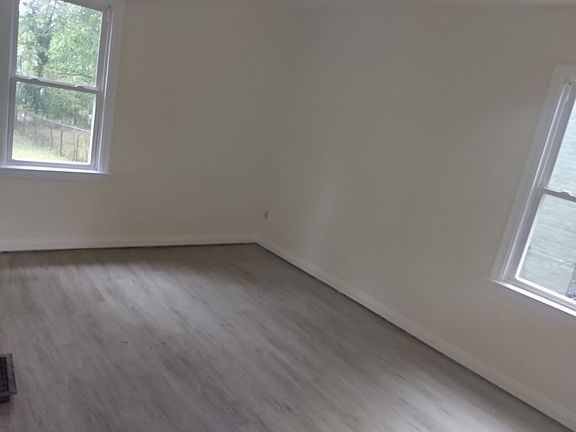 5th image of 6207 Mayflower Ave