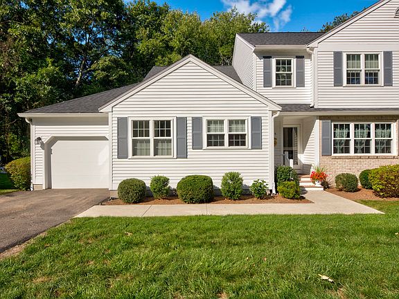 2nd image of 5 Pear Tree Ln #5