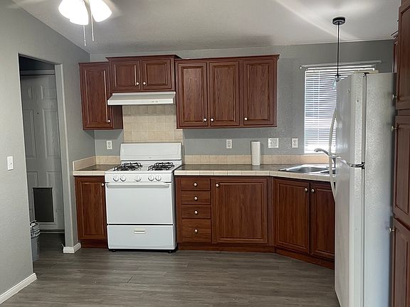 3rd image of 16542 Paine St #B