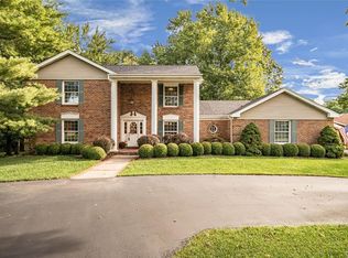 16057 Hunters Way Dr, Chesterfield, MO 63017