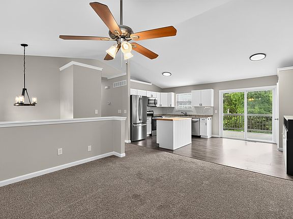 3rd image of 504 Brookwood Dr