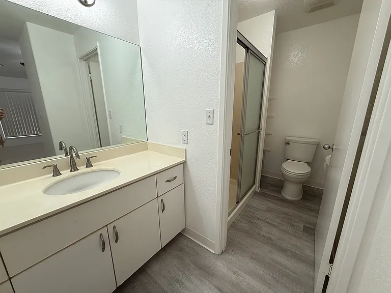 528 Mananai Pl #T — Photo 12