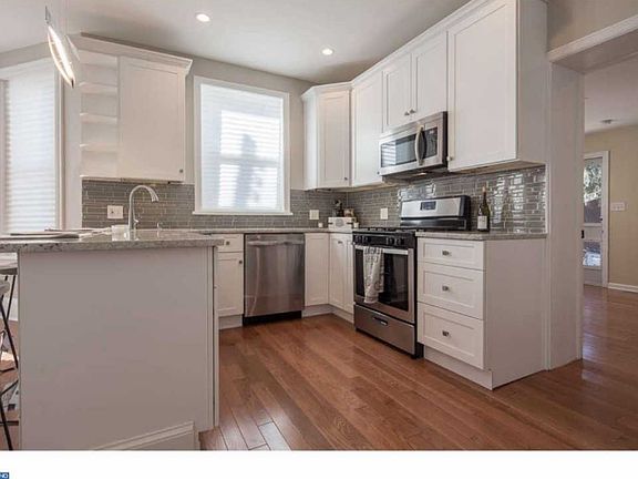 3rd image of 2137 Franklin Ave