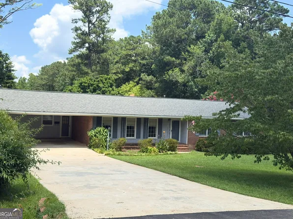 182 Robin Hood Dr, Newnan, GA 30263