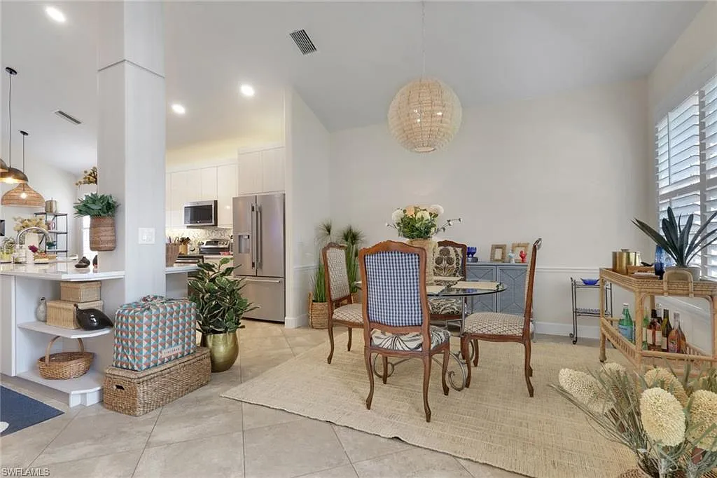 3 bed, 3.0 bath, 2098 sqft, $13,000 — Photo 3