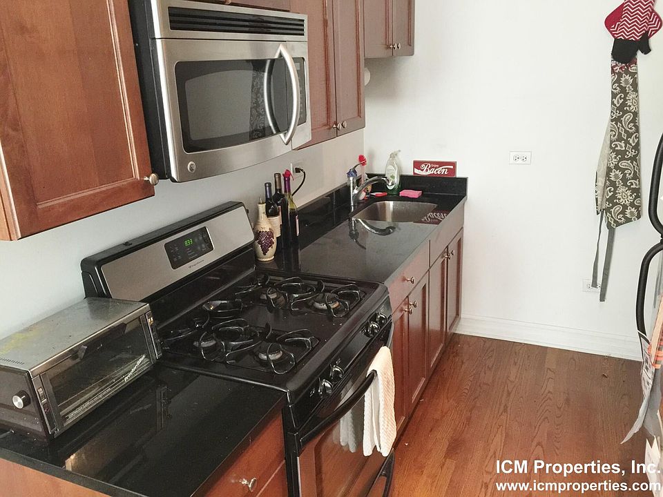 1st image of 3908 N Sheffield Ave #3W