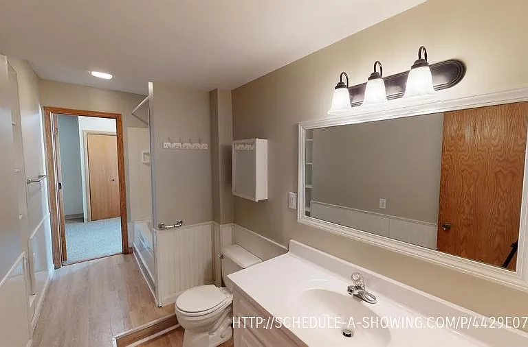 402 E Park St — Photo 5