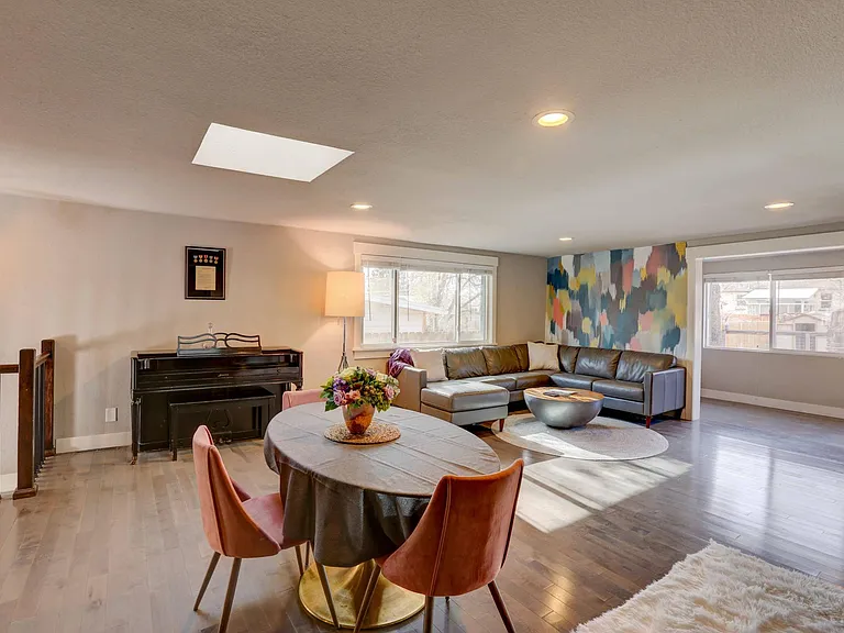 2085 Fenton St — Photo 3