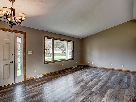 4th image of 257 Gregory Dr