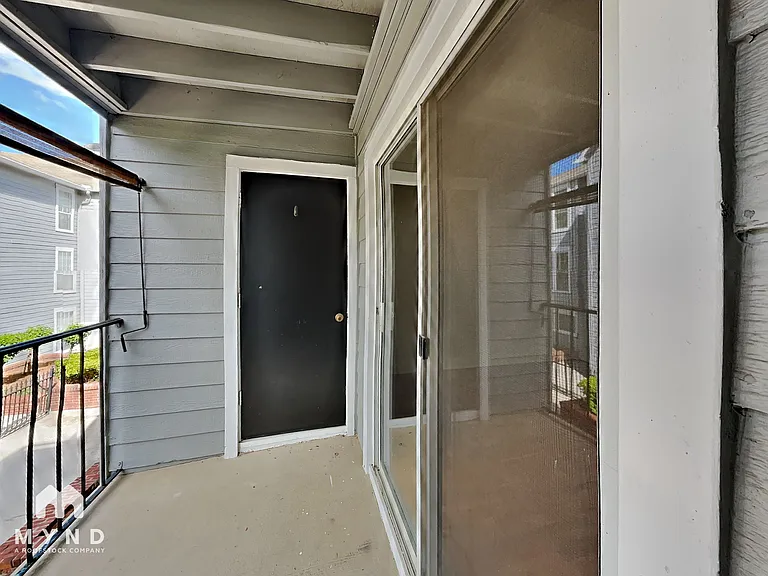 417 Granville Ct — Photo 9