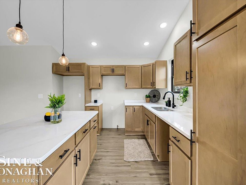 210 Oregon Ave, photo 10