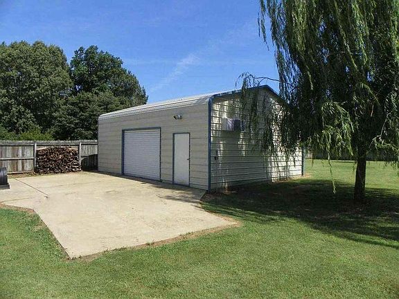 2nd image of 130 Country Place Dr