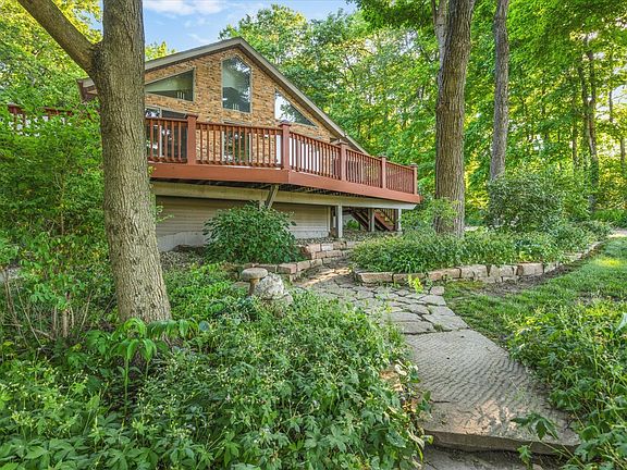 3rd image of 1856 Dorchester Ct