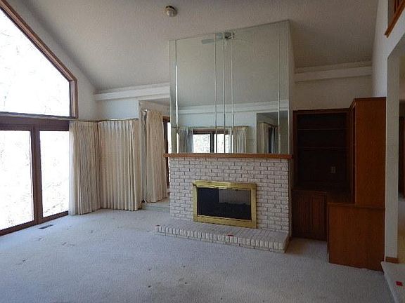 5th image of 8079 Kentucky Cir