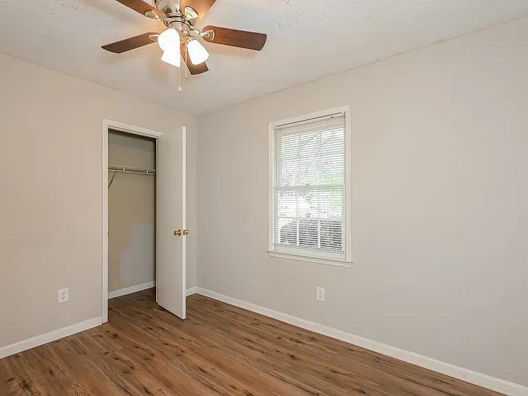 411 Cindy Dr SE — Photo 12