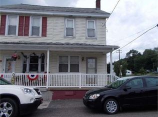 2 Willow Ln, Pottsville, PA 17901