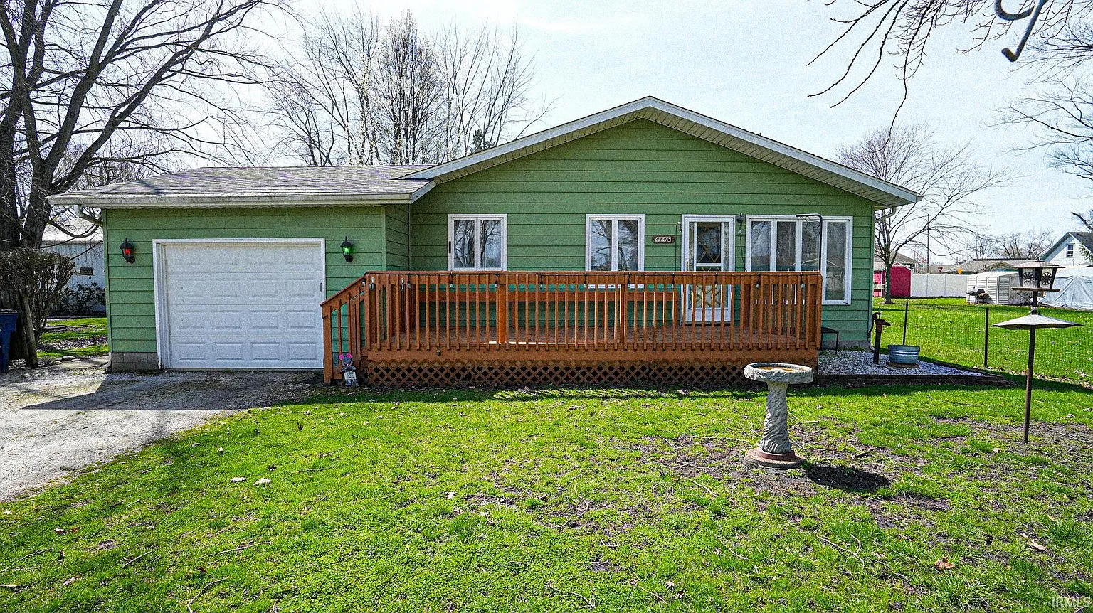 414 E Dominic St photo 1