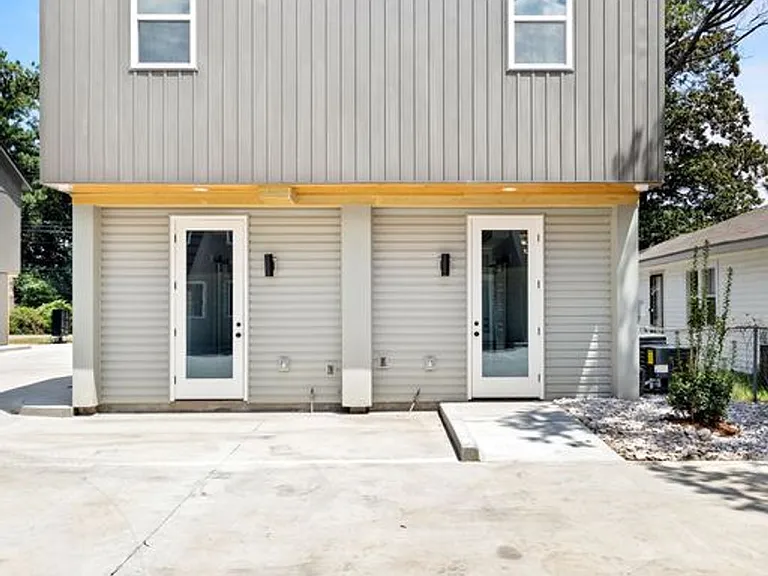 305 Ella St #3 — Photo 2