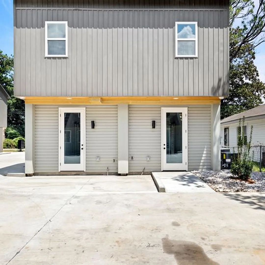 Building Photo - 305 Ella St #3