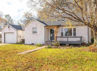 200 Irvan St, Murray, KY 42071