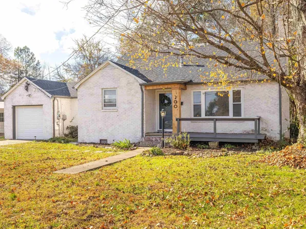 200 Irvan St, Murray, KY 42071