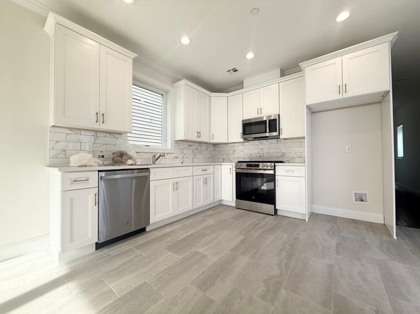 251 Van Pelt Ave #1