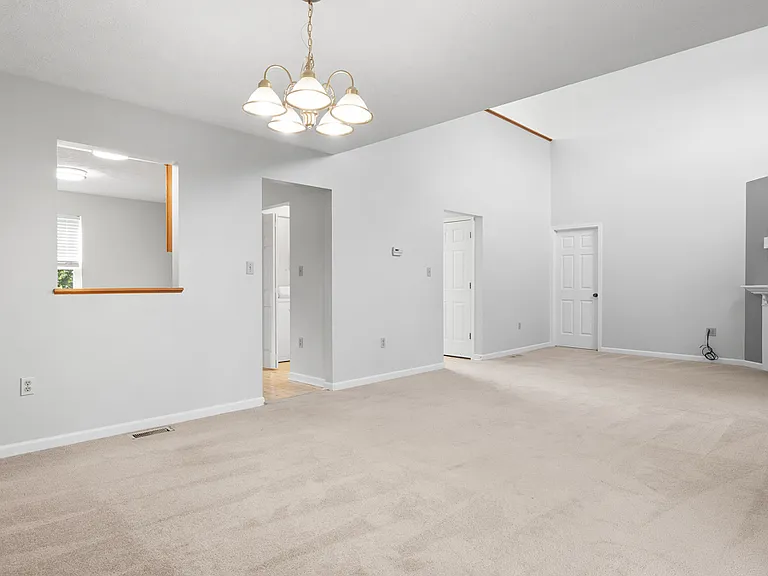 602 Cassandra Dr — Photo 16