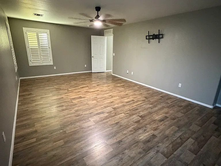 9407 W Terri Lee Dr — Photo 10
