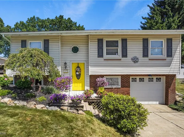 3379 Herbert St, Mogadore, OH 44260