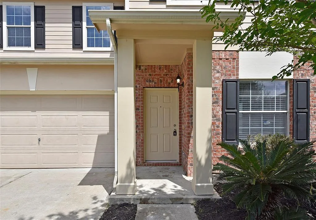 4 bed, 3.5 bath, 3108 sqft, $2,250 — Photo 2