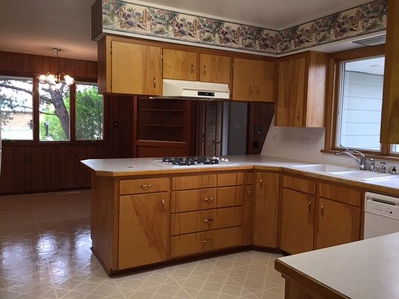 3rd image of 3747 Juniper Dr