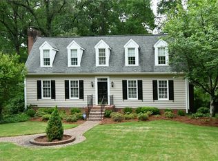 4105 Gladstonbury Rd, Winston Salem, NC 27104