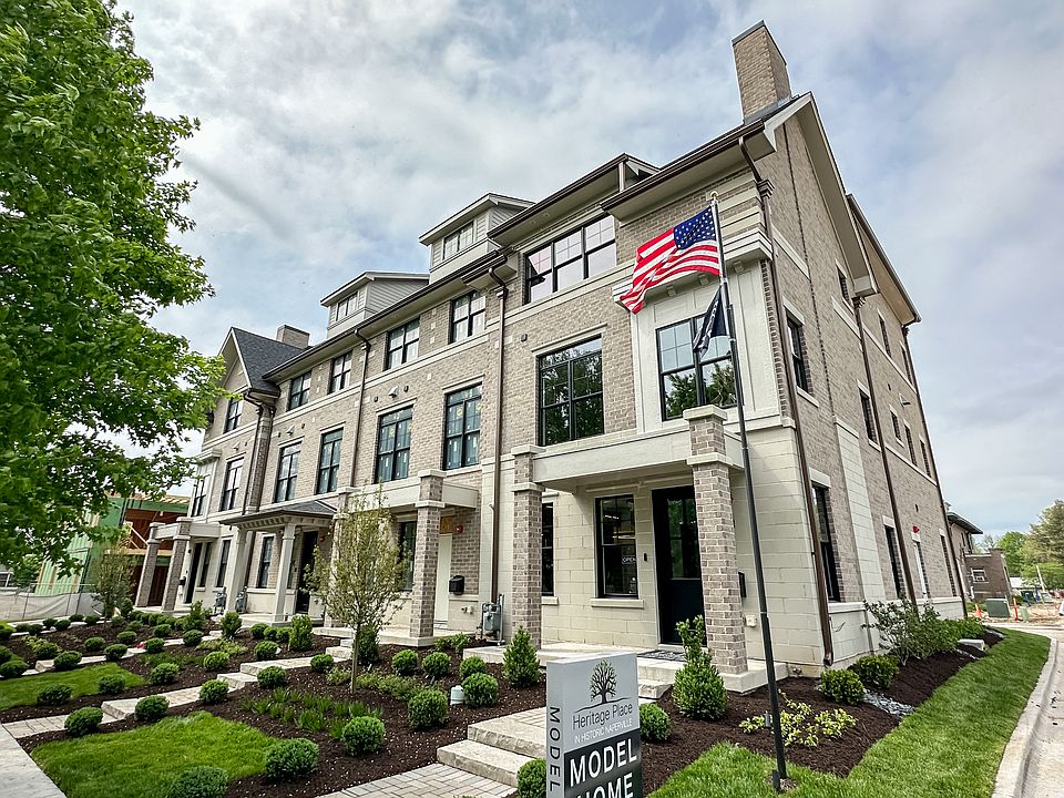 Heritage Place in Charming Historic Naperville