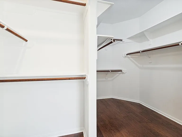 30507 Russell Point Dr — Photo 17