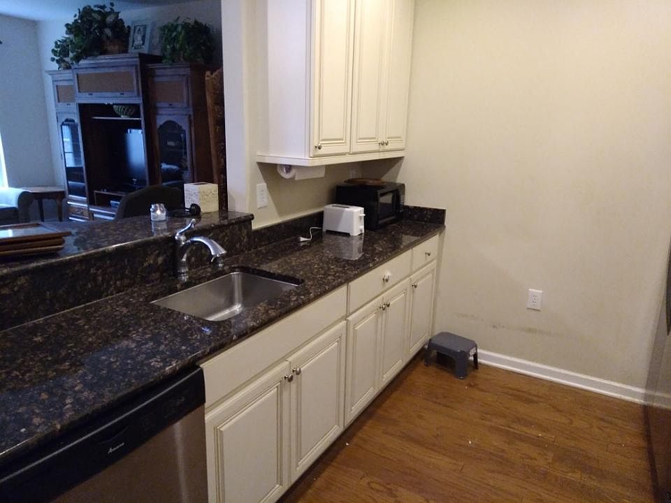 1st image of 522 Sophee Ln #522