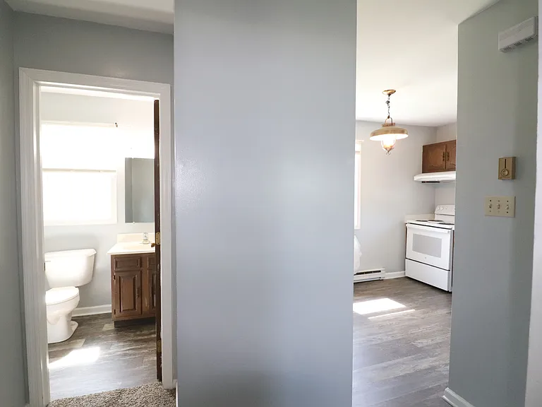 244 Colonial Dr — Photo 8