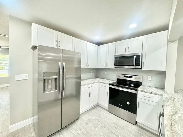 329 Edge Ave — Photo 7