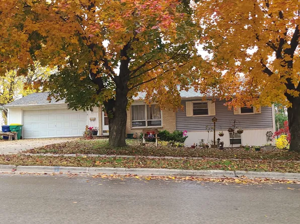 1948 Debra Ln, Green Bay, WI 54302