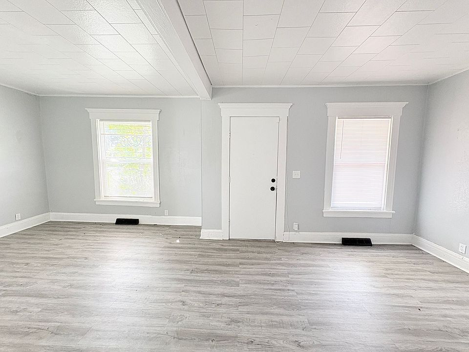 1st image of 1130 Montrose Ave