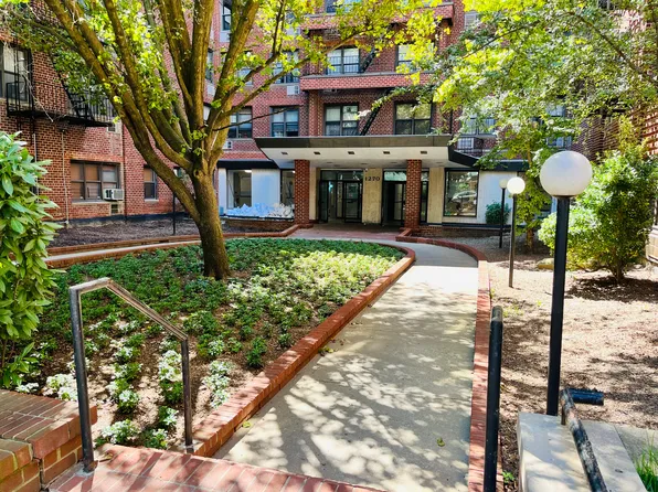 1270 East 51st Street 6H image 2 of 15