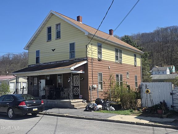 2nd image of 115 Liberty St