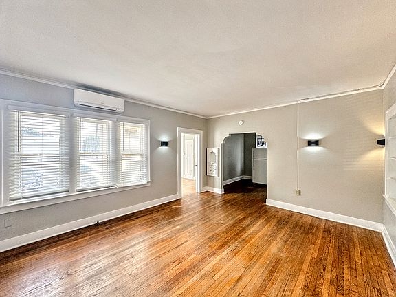 4th image of 128 W Magnolia Ave APT 2