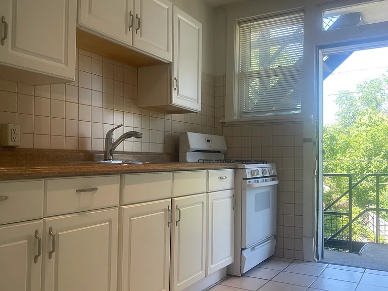3437 Shenandoah Ave #3EAST — Photo 3