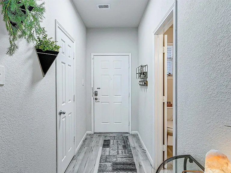 8103 Singing Sonnet Ln — Photo 4