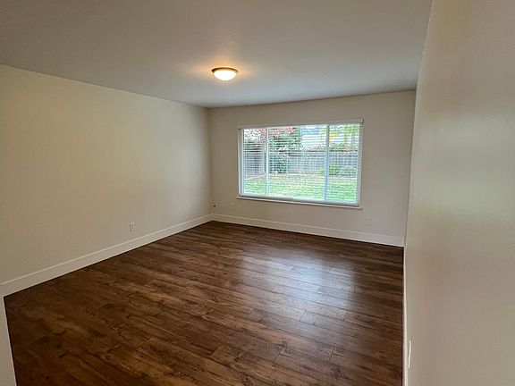 4th image of 1418 Vista Creek Dr