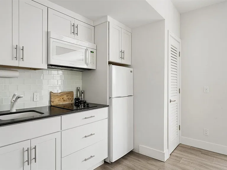 11818 Pebblewood Dr — Photo 6