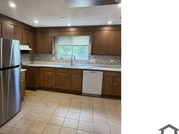 29 Oconnell Ave APT 4, Quincy, MA 02169