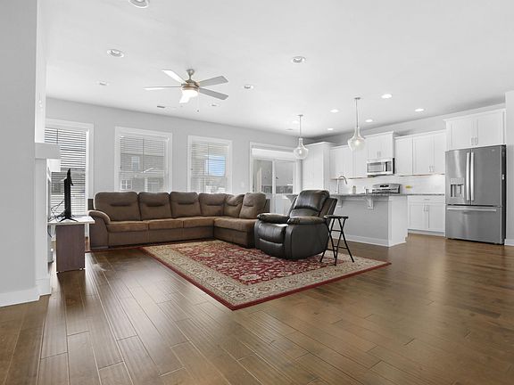 4th image of 5610 Belmont Dr